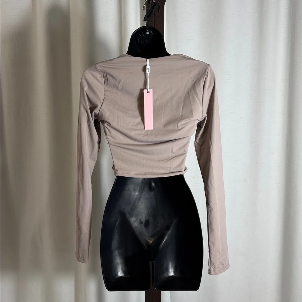 QINSEN Square Neck Long Sleeve Slim Fit Crop Top Cropped T Shirts Size L